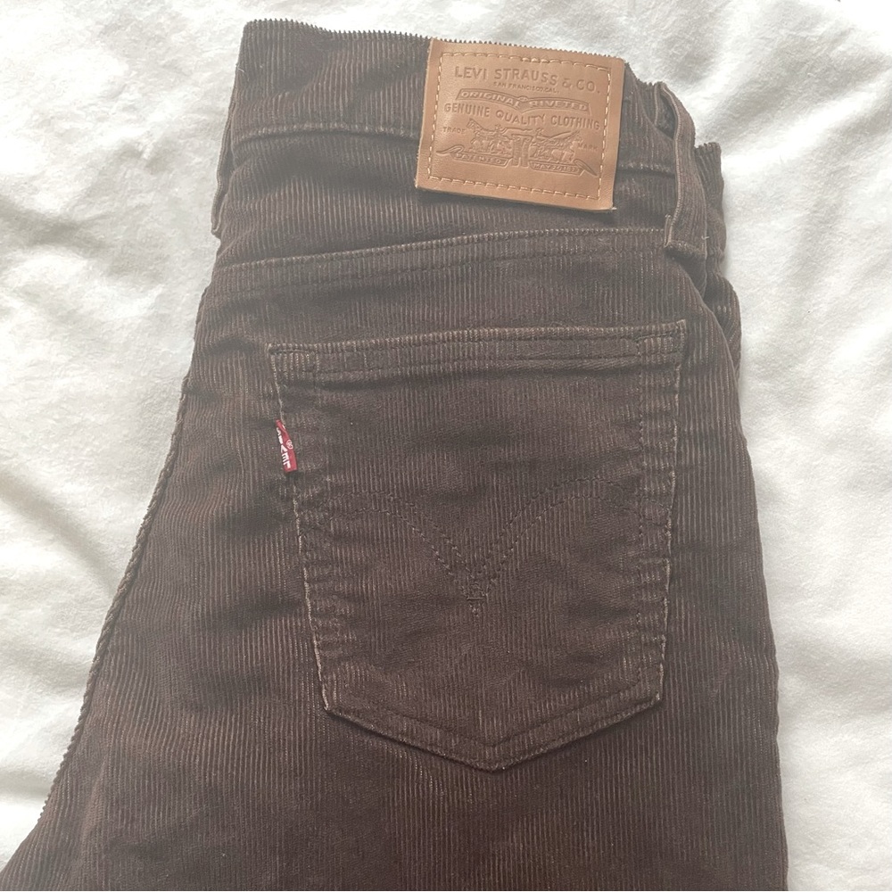 Levi’s Corduroy Pants 🤎